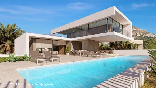 VILLA DE LUJO DE NUEVA CONSTRUCCIÓN EN MORAIRA - ALICANTE