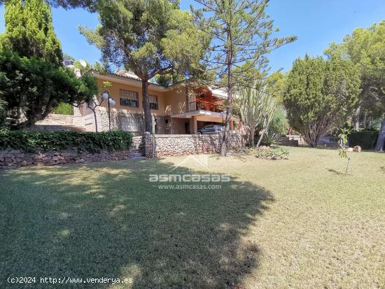 SE VENDE FANTÁSTICA VILLA EN LA URBANIZACIÓN DE PLAYETES - CASTELLON