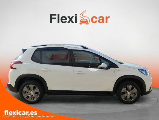 Peugeot 2008 Signature 1.2 PureTech 60KW (82CV) - Badajoz