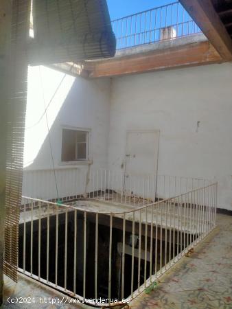 CASA SEÑORIAL DEL SIGLO XIX EN LA PLAZA MAYOR - CADIZ