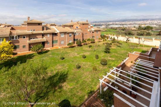  Espectacular ático en la mejor urbanización del cinturón de Granada! - GRANADA 