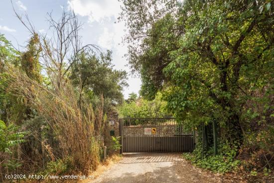 Magnífica finca de 15 ha. con Casa Cortijo  Los Carmencillos  en Aynadamar - GRANADA