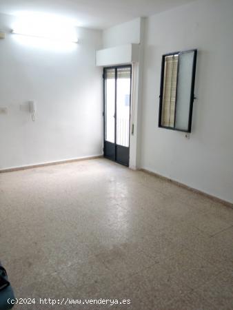  SE VENDE AMPLIO PISO EN LA ALCANTARILLA - JAEN 