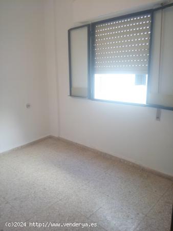 SE VENDE AMPLIO PISO EN LA ALCANTARILLA - JAEN