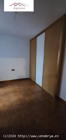  SE VENDE PISO DE CUATRO DORMITORIOS EN ALCANTARILLA - JAEN 