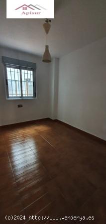 SE VENDE PISO DE CUATRO DORMITORIOS EN ALCANTARILLA - JAEN