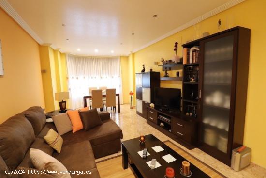 APARTAMENTO EN EL CENTRO DE TORREVIEJA FRENTE A LA PLAZA ABASTOS. - ALICANTE