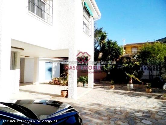 Chalet en venta en Azohia, cercano a las playas con parcela! - MURCIA