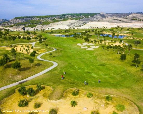 VILLAS DE OBRA NUEVA EN VISTABELA GOLF RESORT - ALICANTE