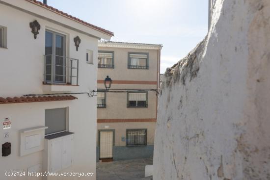 VENTA DE BONITA CASA EN ALBUÑUELAS - GRANADA