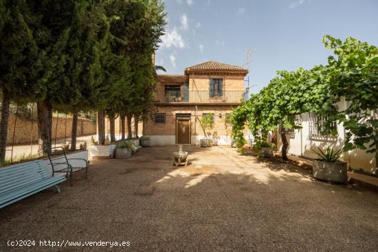  Magnifica finca de 15 ha. con Casa Cortijo  Los Carmencillos  en Aynadamar - GRANADA 