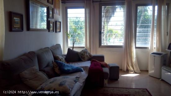 Chalet en Castellet i la Gornal zona cerca centro con tierra conrreable - BARCELONA