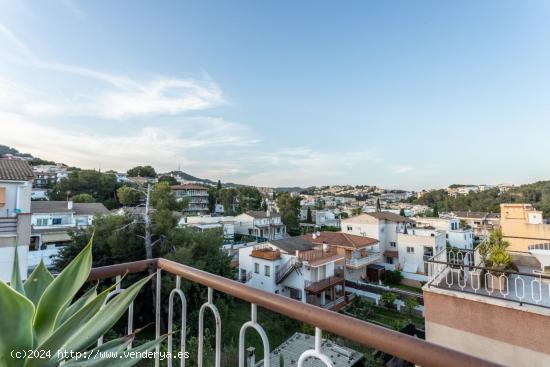 DÚPLEX CON GRAN TERRAZA EN SEGUR DE CALAFELL - TARRAGONA