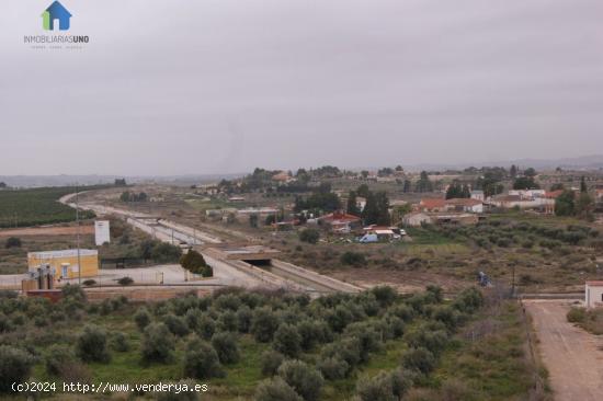 CASA CON PARCELA EN URBANIZACION EL RELOJ - MURCIA