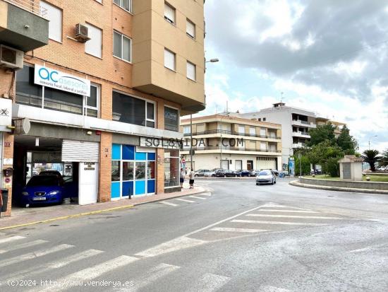 LOCAL COMERCIAL EN EL CENTRO DE ORIHUELA. Local situado en la principal arteria de la ciudad, en la 