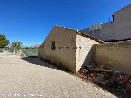 SOL8VIDAL VENDE CASA CON  6.000 m2 DE TERRENO - ESCORRATEL - ALICANTE