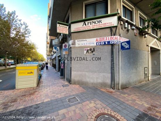 Local en alquiler en esquina en Avenida Teodomiro - ALICANTE