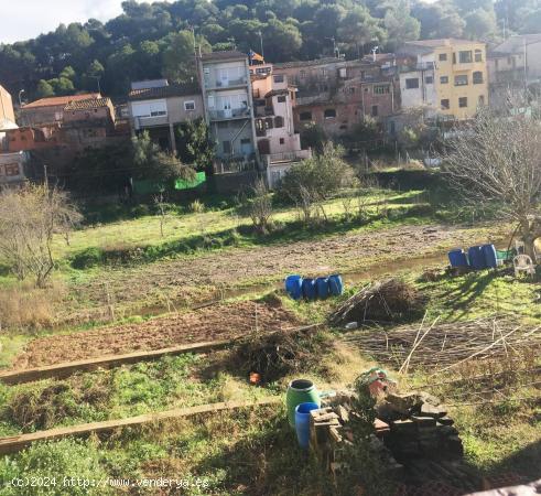 Urbanizable en el centro del pueblo - BARCELONA