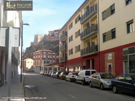 LOCAL COMERCIAL EN UNA SOLA PLANTA, CERCA DEL CENTRO - TERUEL