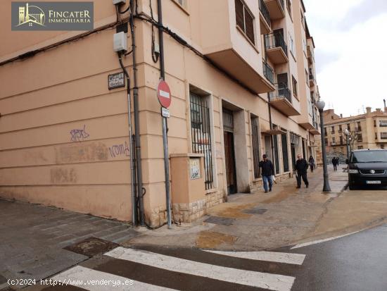 EXCELENTE UBICACIÓN !! LOCAL COMERCIAL EN ZONA DE PASO, IDEAL PARA NEGOCIO. - TERUEL