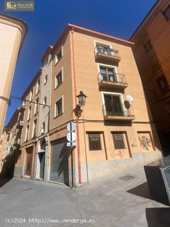 LOCAL EN PLAZA LA JUDERÍA CON MUCHAS POSIBILIDADES - TERUEL