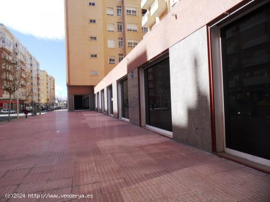 Local comercial en Elche zona Altabix, 1300 m2 - ALICANTE