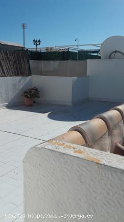 BUNGALOW EN GRAN ALACANT CON SOLARIUM Y TERRAZA - ALICANTE