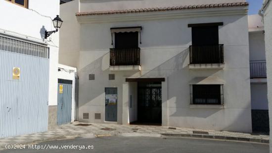  LOCAL EN EL CENTRO DE SALOBREÑA - GRANADA 