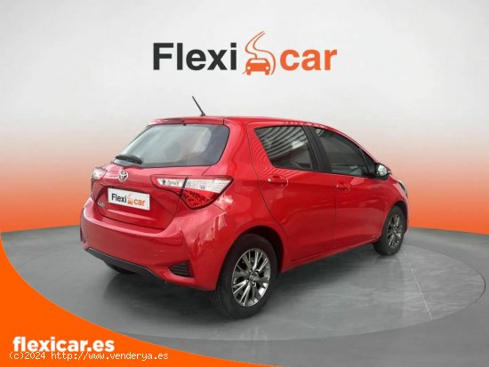 Toyota Yaris 1.5 110 Active - Sant Boi de Llobregat