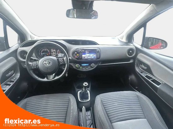 Toyota Yaris 1.5 110 Active - Sant Boi de Llobregat