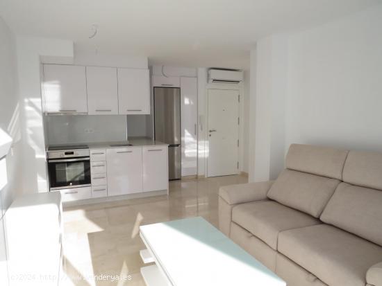 Atico con 1 dormitorio y terraza de 18 m2 en La Cala, centro - MALAGA