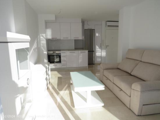 Atico con 1 dormitorio y terraza de 18 m2 en La Cala, centro - MALAGA