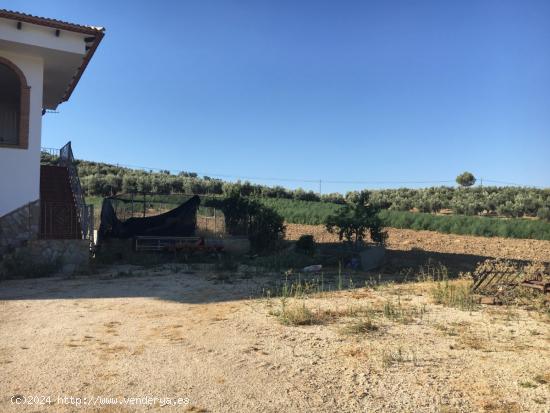  FANTÁSTICA CASA RURAL CON 336M2 EN ZONA DE MONTEFRIO. MUY BUENA ILUMINACIÓN Y DISTRIBUCIÓN. - GRA 