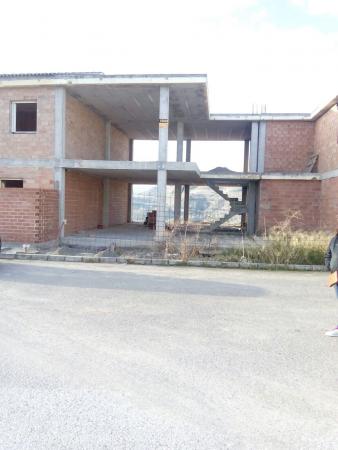 VENTA DE CASA EN ESTRUCTURA, SITUADA EN MORALEDA DE ZAFAYONA, CRTA. DE ALHAMA. - GRANADA