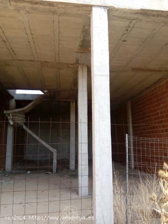 VENTA DE CASA EN ESTRUCTURA, SITUADA EN MORALEDA DE ZAFAYONA, CRTA. DE ALHAMA. - GRANADA