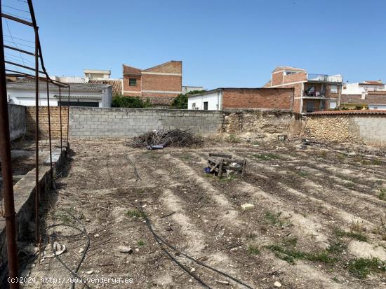 CASA DE PUEBLO PARA REFORMAR SITUADA EN PLENO CENTRO DEL PUEBLO CON 870M² DE SOLAR !!!!! - GRANADA