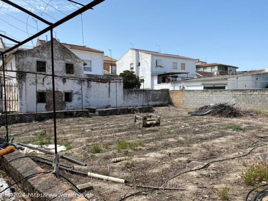 CASA DE PUEBLO PARA REFORMAR SITUADA EN PLENO CENTRO DEL PUEBLO CON 870M² DE SOLAR !!!!! - GRANADA