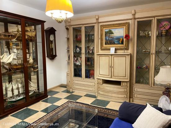  PRECIOSA CASA UNIFAMILIAR EN TOCÓN CON AMPLIAS SUPERFICIES Y GARAJE INCLUIDO !!! - GRANADA 