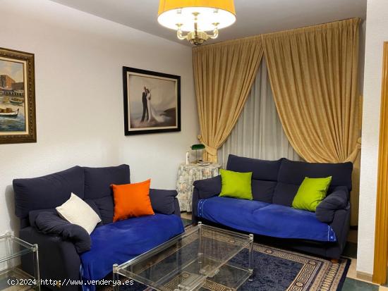 PRECIOSA CASA UNIFAMILIAR EN TOCÓN CON AMPLIAS SUPERFICIES Y GARAJE INCLUIDO !!! - GRANADA