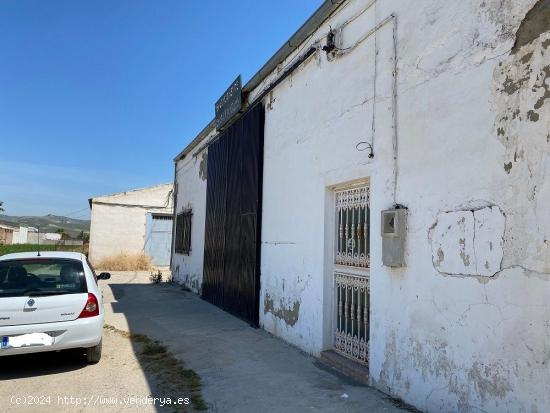 AMPLIA NAVE INDUSTRIAL EN ZONA DE LA REDONDA NORTE CON 242M² DE SUPERFICIE CON POZO Y LUZ INDUSTRIA