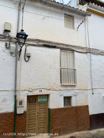  CASA SITAUADA EN EL CENTRO DEL PUEBLO - GRANADA 