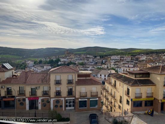  PISO SITUADO EN PLENO CENTRO DEL PUEBLO CON MUY BUENAS VISTAS DESPEJADAS !!! - GRANADA 