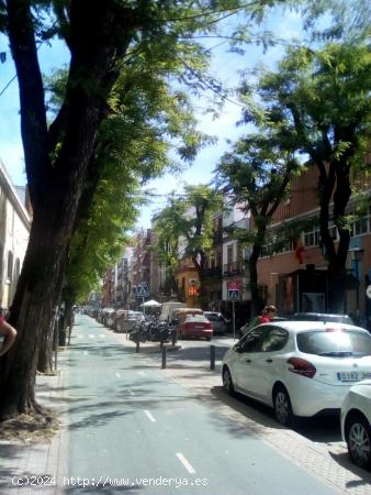 CASA (para derribar) en zona SAN JACINTO - SEVILLA