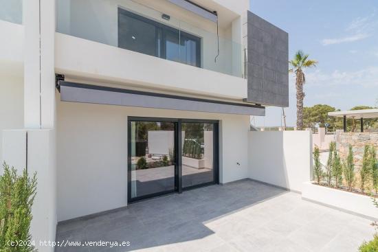 Nuevo conjunto residencial en Los Balcones (Torrevieja) - ALICANTE