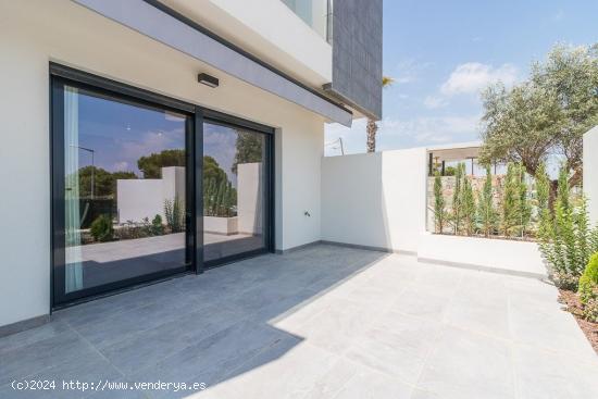 Nuevo conjunto residencial en Los Balcones (Torrevieja) - ALICANTE