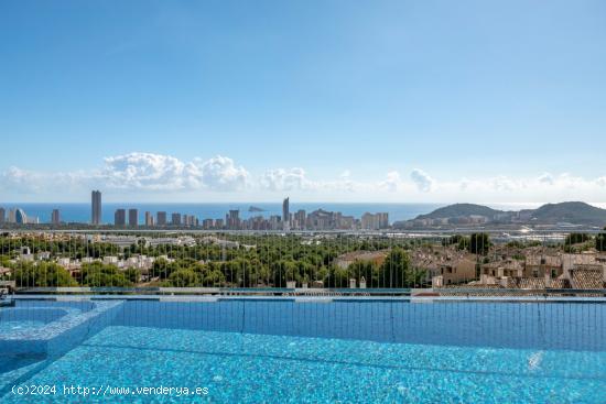 Villa en la Urbanización Sierra Cortina de Finestrat (Alicante) - ALICANTE