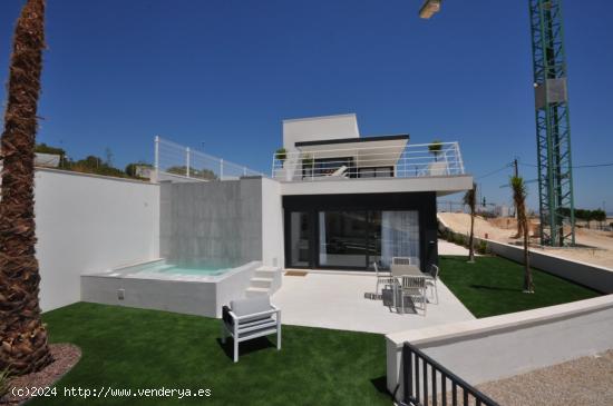 Villa Estilo Moderno en Sanmiguel de Salinas - ALICANTE