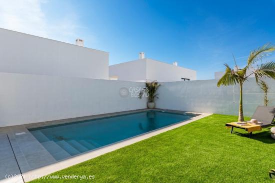 VILLAS DE OBRA NUEVA EN MAR DE CRISTAL - MURCIA