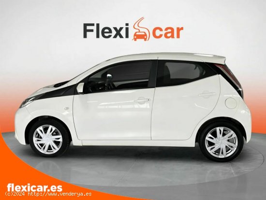 Toyota Aygo 1.0 70 x-play - Alicante