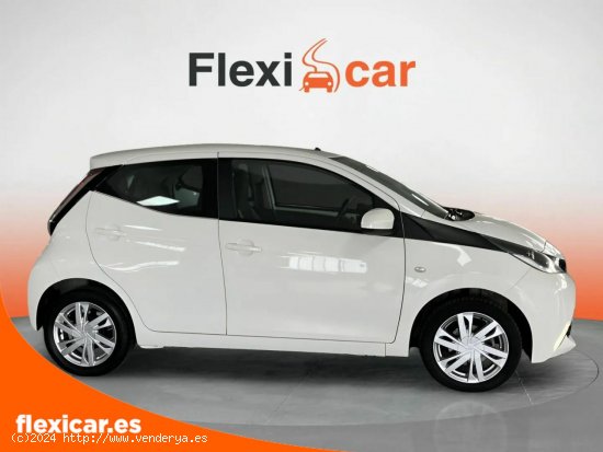 Toyota Aygo 1.0 70 x-play - Alicante